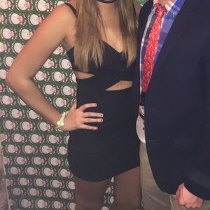 Black bodycon dress
